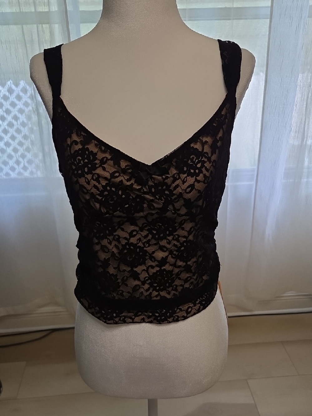 SHEIN Black Lace Bandeau Bralette‎ with Nude Lining